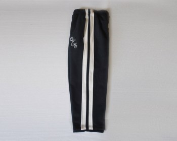 queen-pants-kinder-02